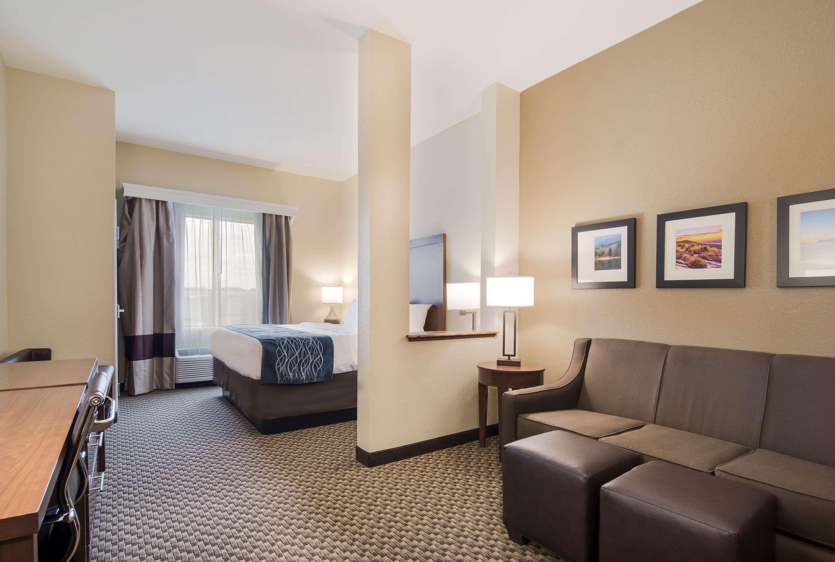 Comfort Inn & Suites ロックヒル エクステリア 写真