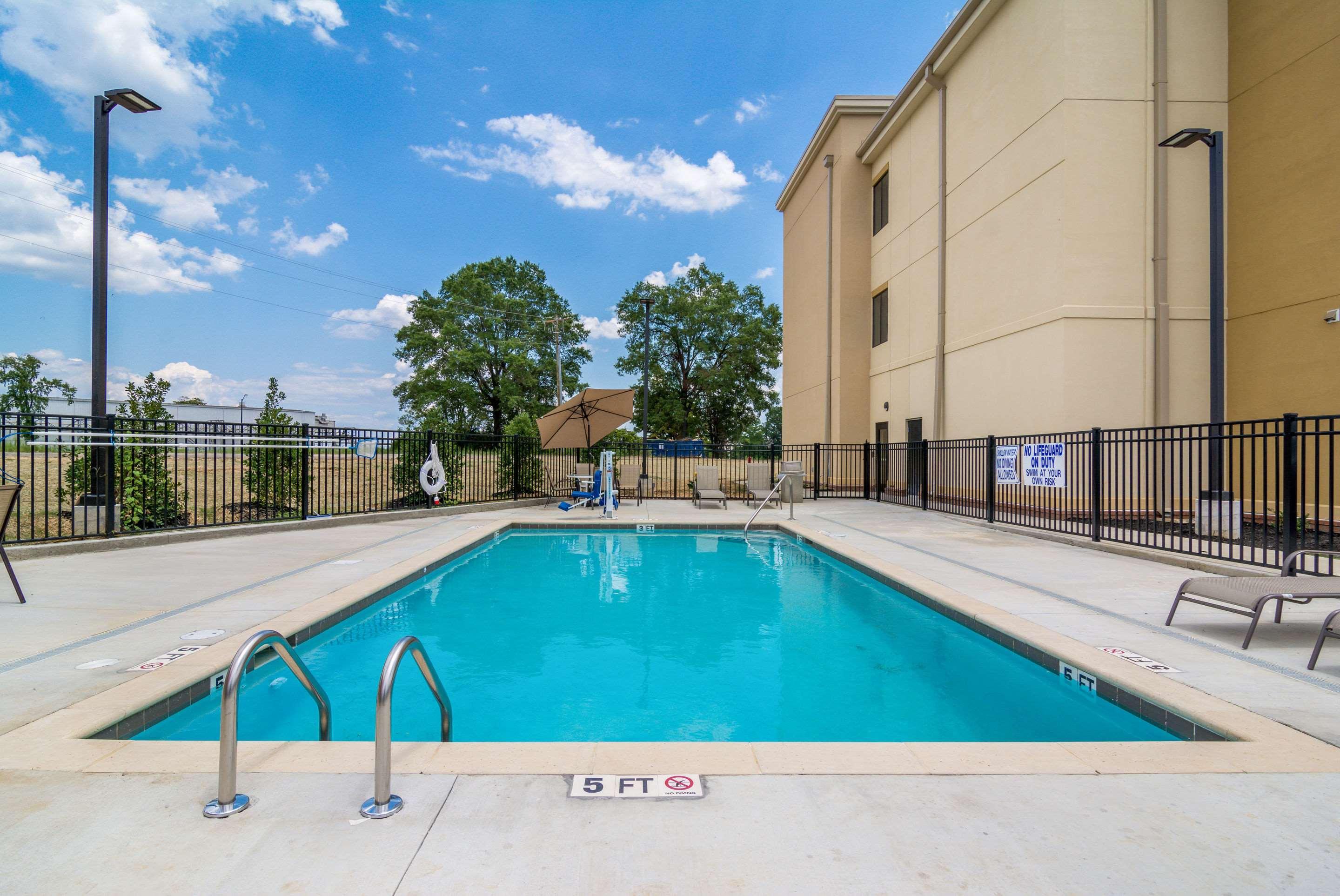 Comfort Inn & Suites ロックヒル エクステリア 写真